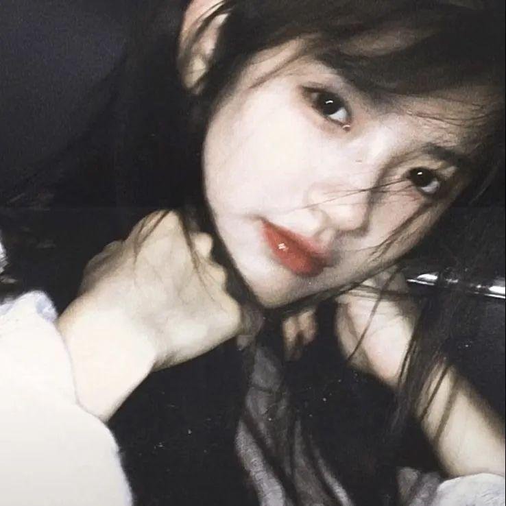 我们在黑夜中相拥